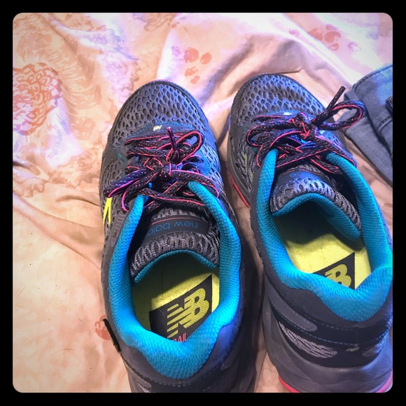 New balance sneakers - Picture 1 of 2